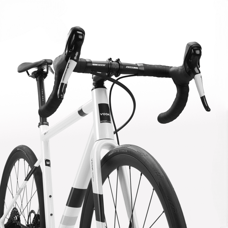 VOOK ONE Road Bike Lightweight 8.3kg, a 13-speed drivetrain, a T700 carbon fiber fork.