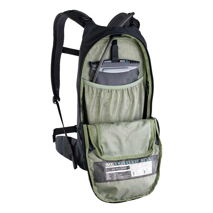 EVOC Stage 6 backpack + 2L Bladder