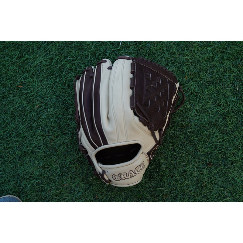 12.50" Outfield Closed Web Grace Glove - Professional Softball Glove