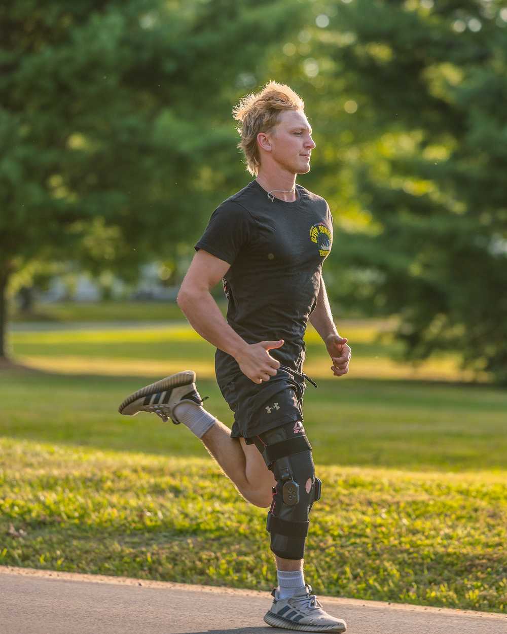 SX02 Knee Brace - Adjustable Support with Compression