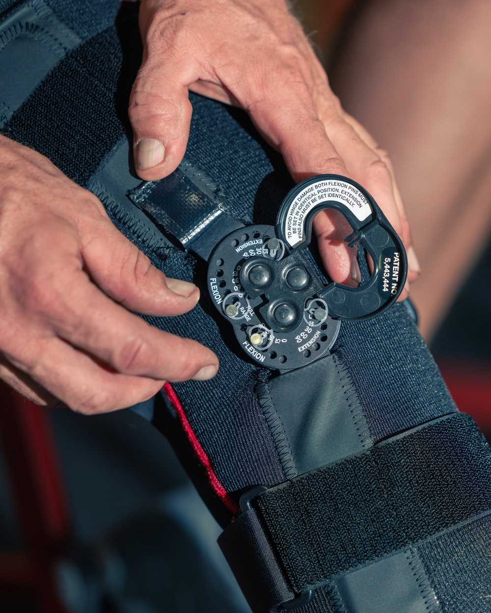 SX02 Knee Brace - Adjustable Support with Compression