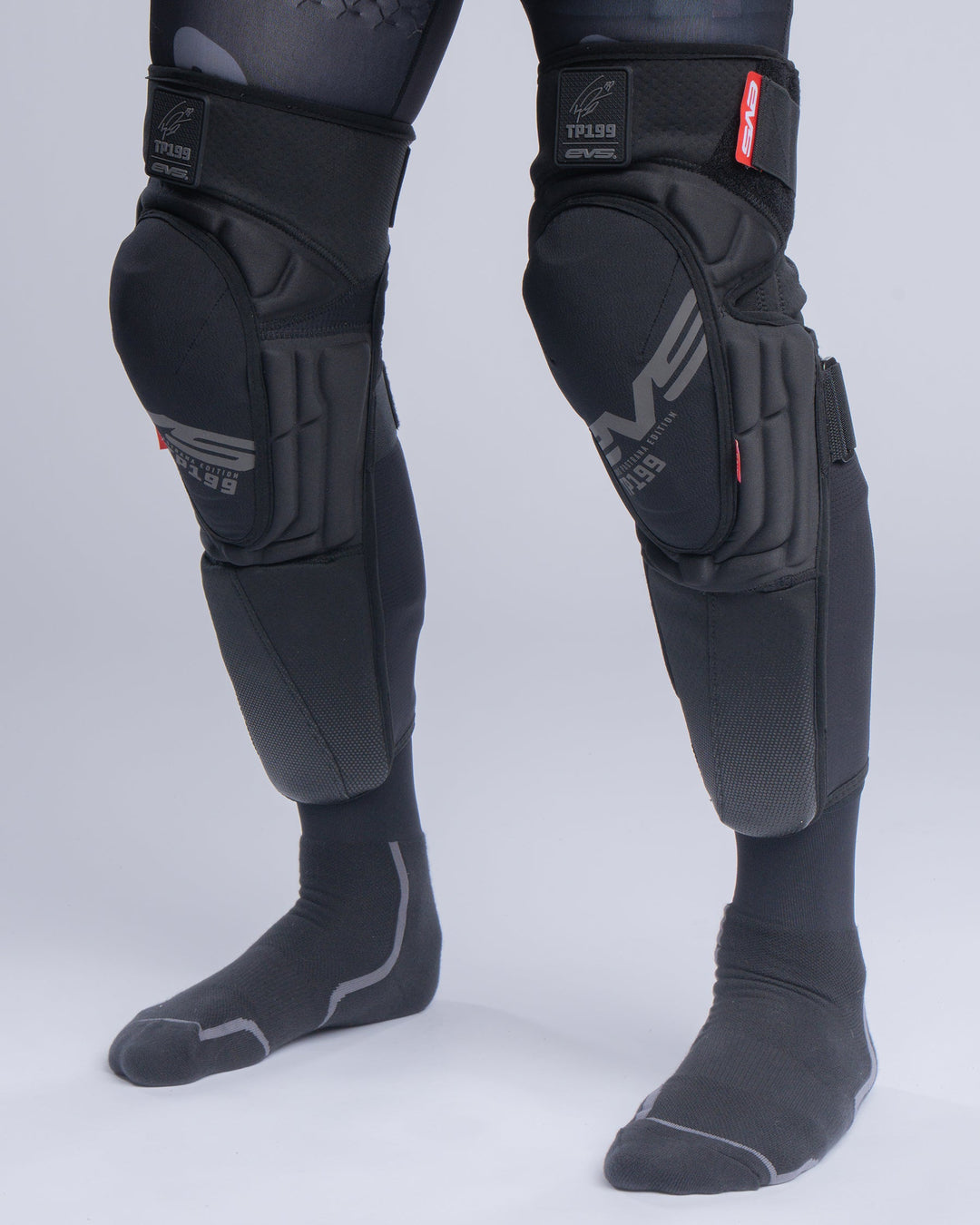 TP199 Blackout Knee Guard