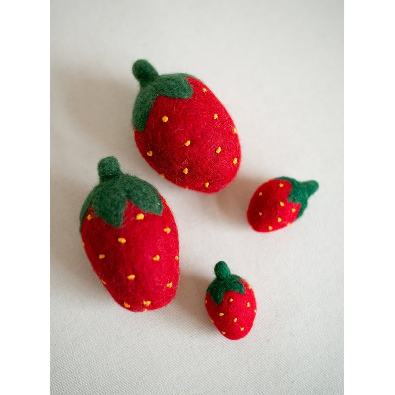 KITTY STRAWBERRIES