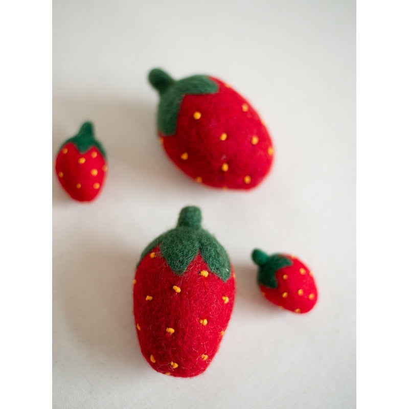KITTY STRAWBERRIES