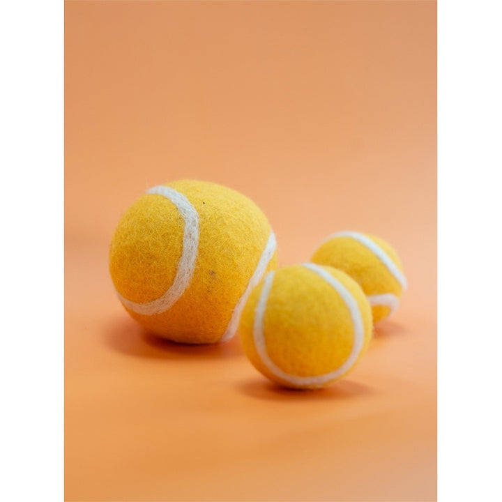KITTY TENNIS BALL