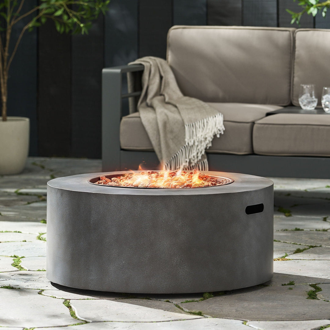 Round Iron Fire Pit With 40,000 Btu