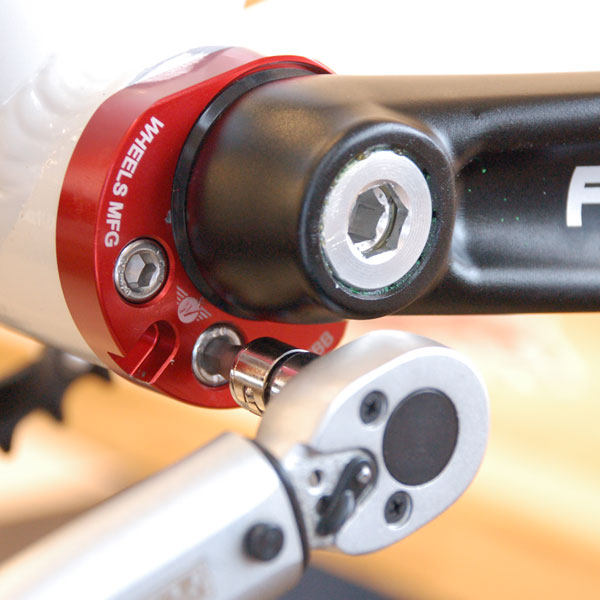 Eccentric BB for PF30 & 24/22mm (SRAM, Truvativ) Cranks - Black