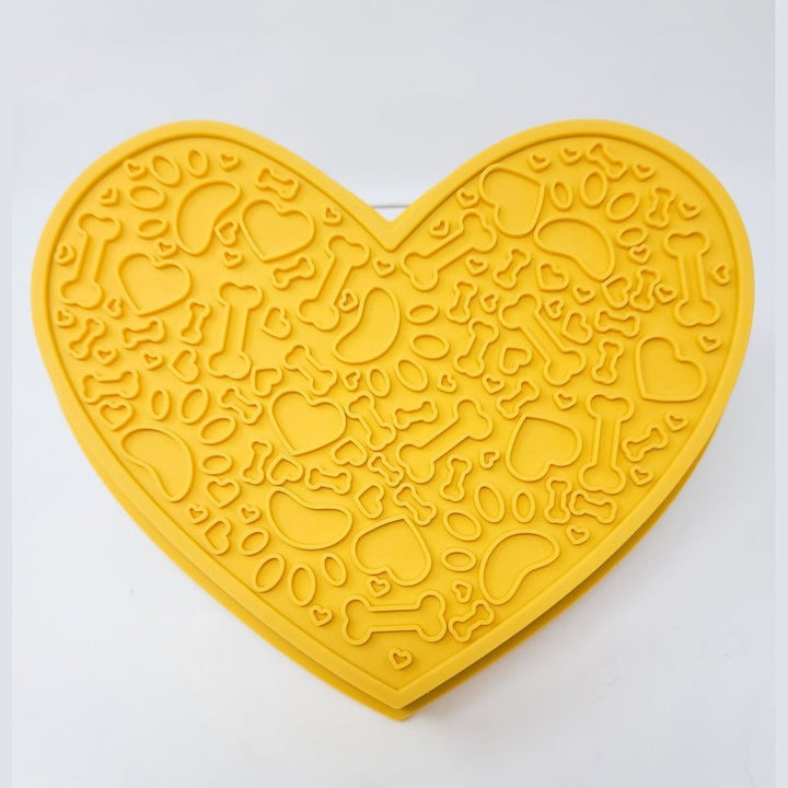 Love SlowMo slow feeder and lick mat