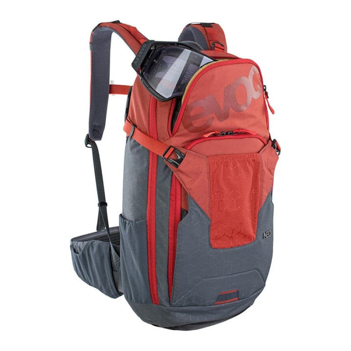 evoc neo protector backpack